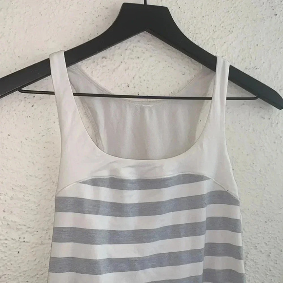 Lululemon Cream Gray Striped Yoga Tank Top Size 4 - Picture 5 of 9